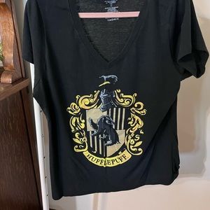 HOT TOPIC Hufflepuff V-Neck
